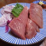 酒の肴にいかが？ 新玉スライス～カツオを添えて～