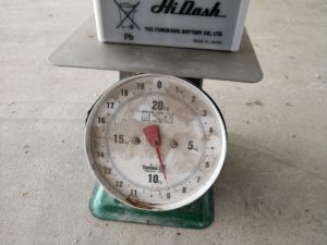 バッテリーの重量約9kg